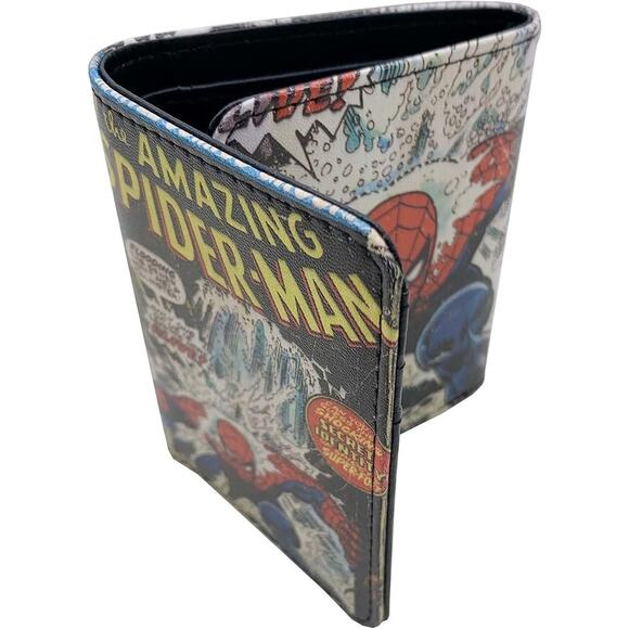 Spider-Man #151 Comic Cover Trifold Wallet in Marvel collector tin - Picture 2 of 3